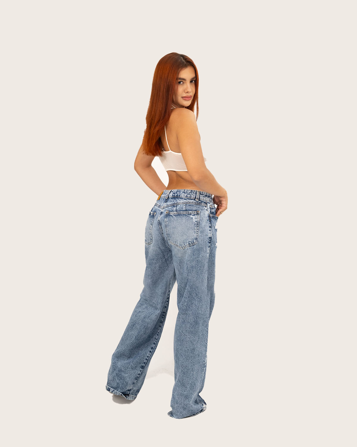 corset corto con transparencias y tirantes cruzados