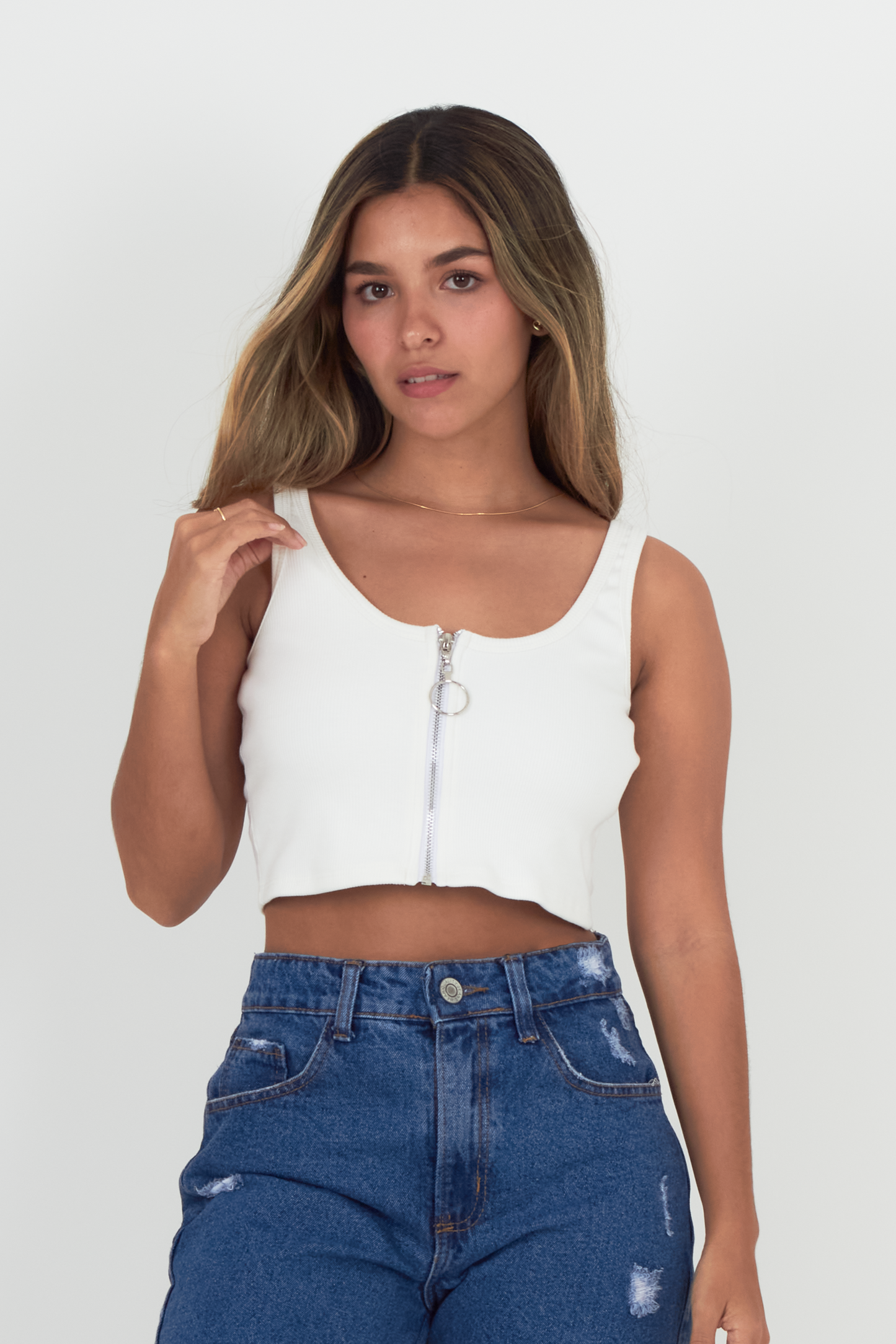 Crop top básico con cremallera