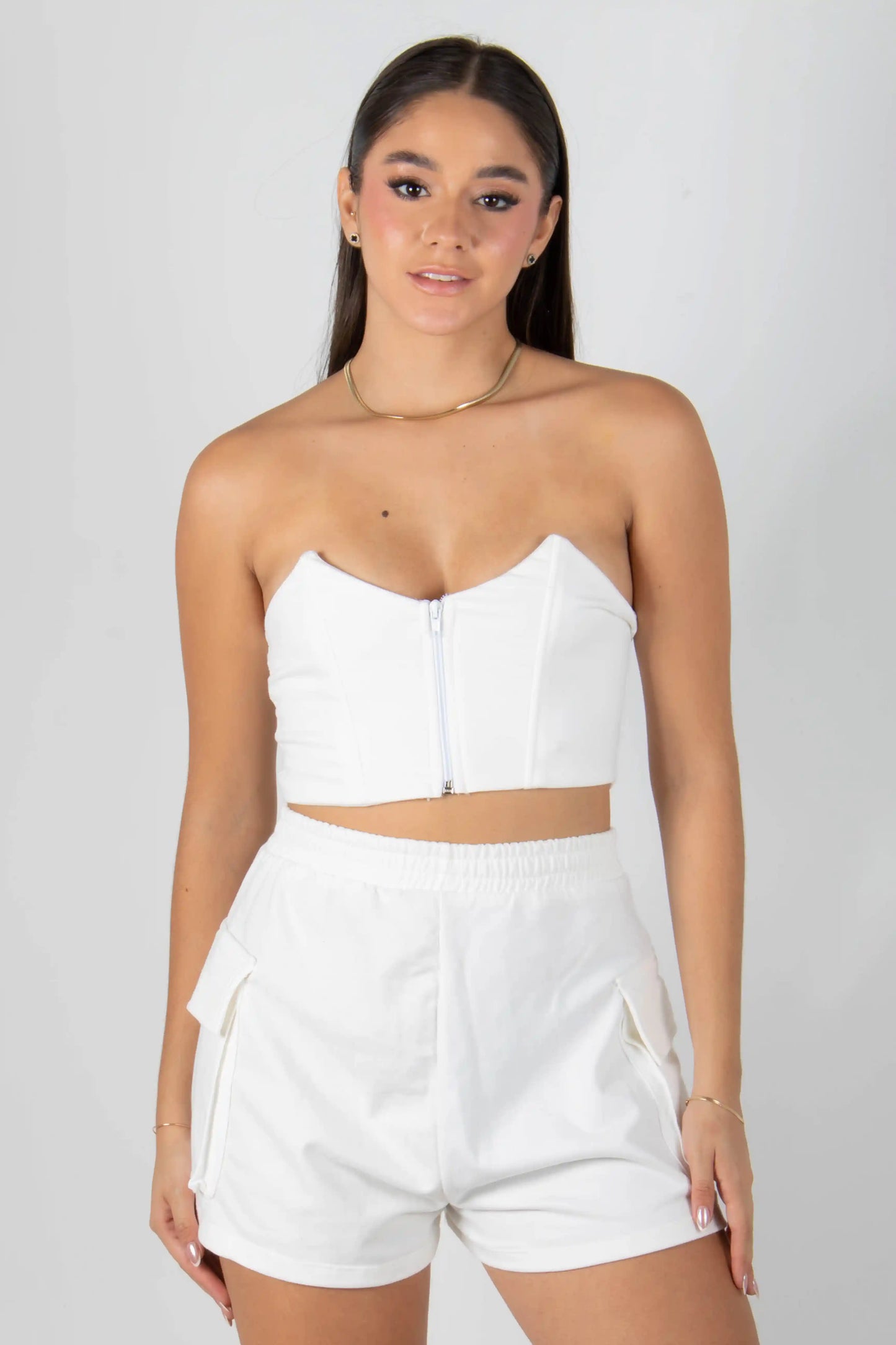 Set Top Strapless con Cremallera y Short Cargo