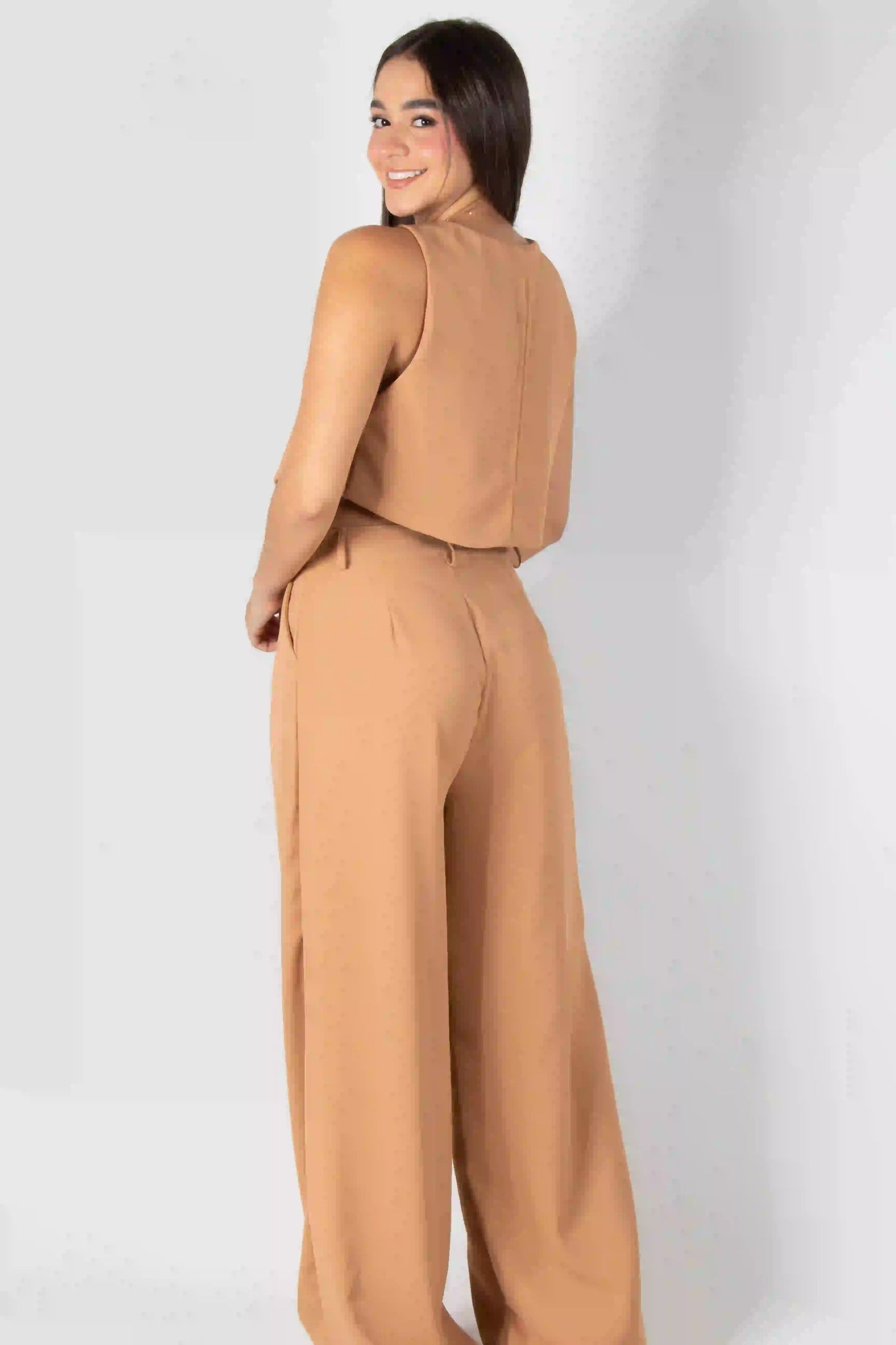 CONJUNTO DE BLUSA TIPO CHALECO Y PANTALON