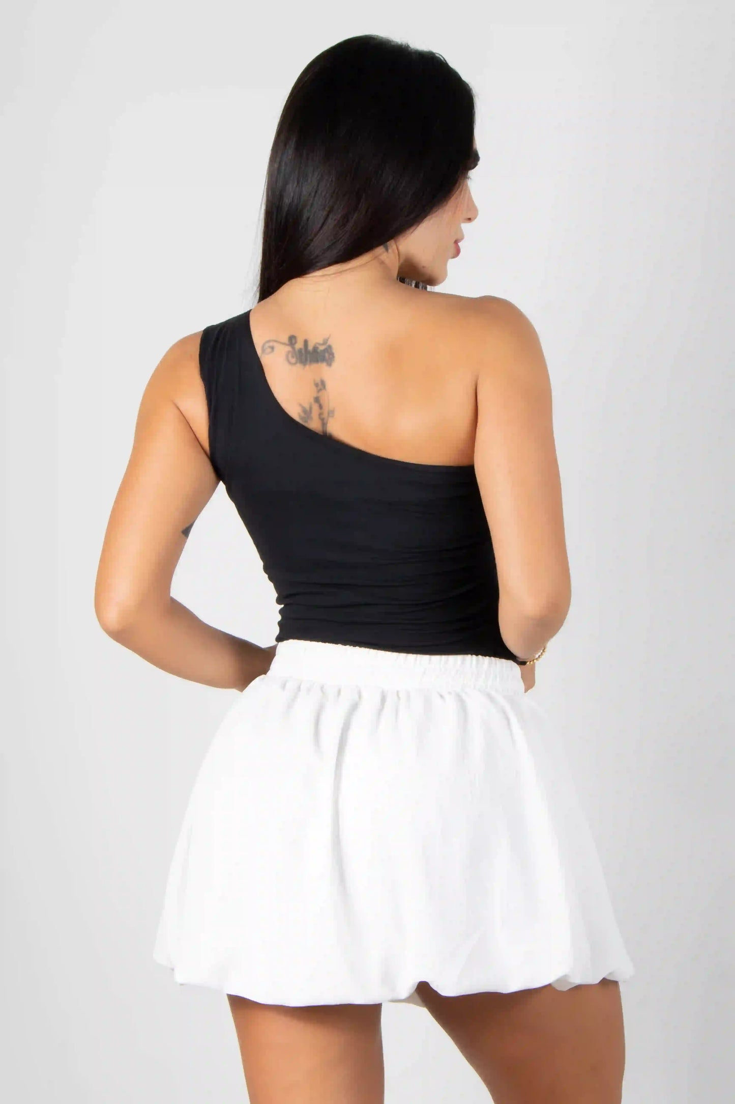 VESTIDO CON FALDA SIN MANGAS