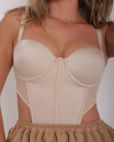 Corset Liso con Copas y Terminación en Pico imagen 3