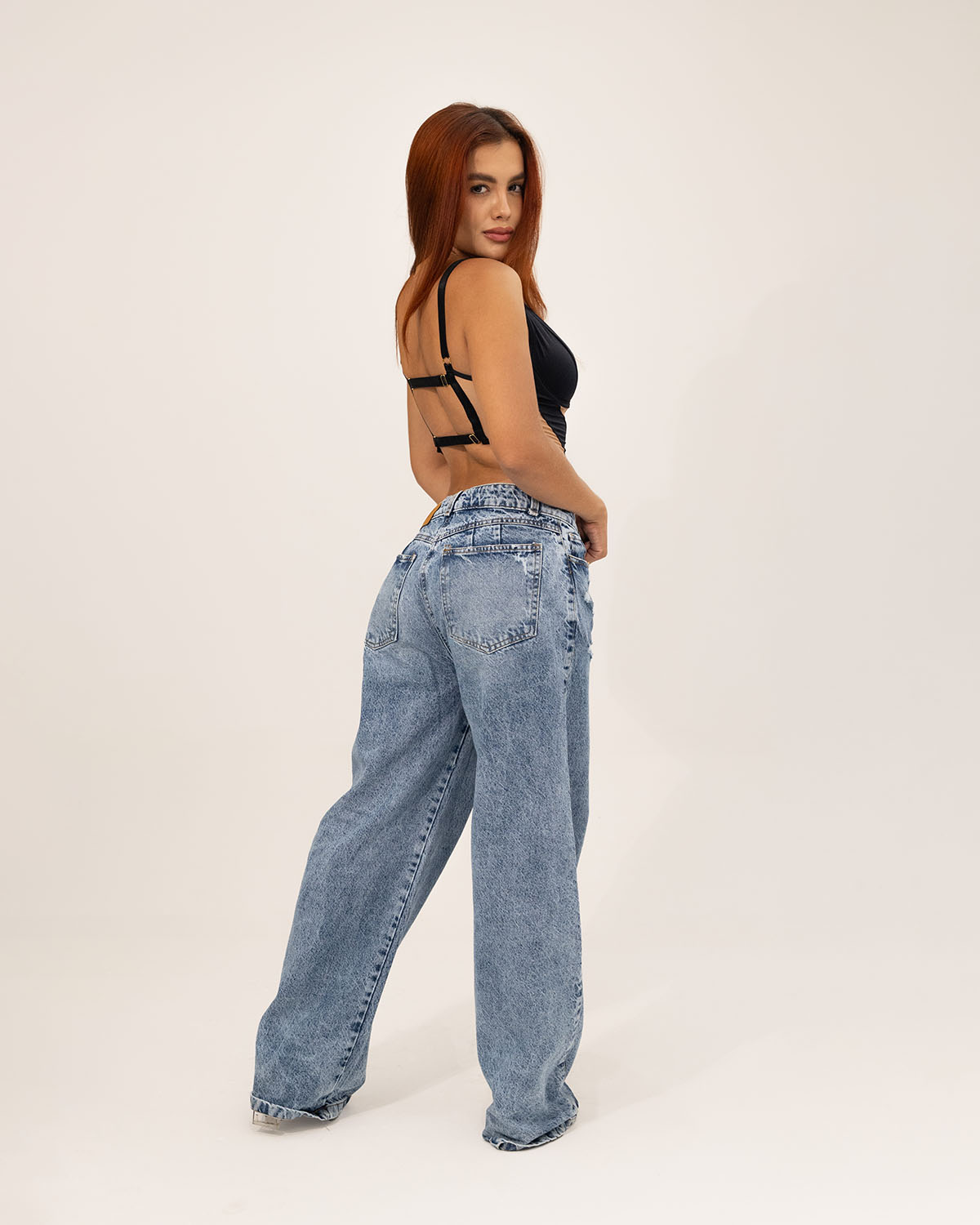 Crop transparente nude