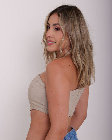 Crop Top Strapless con hebilla imagen 4
