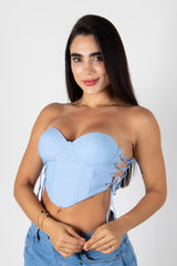 CROP TOP STRAPLESS TIPO CORSET CON COPAS Y AJUSTES LATERALES