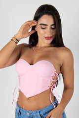 CROP TOP STRAPLESS TIPO CORSET CON COPAS Y AJUSTES LATERALES