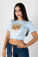 camiseta crop top con estampado