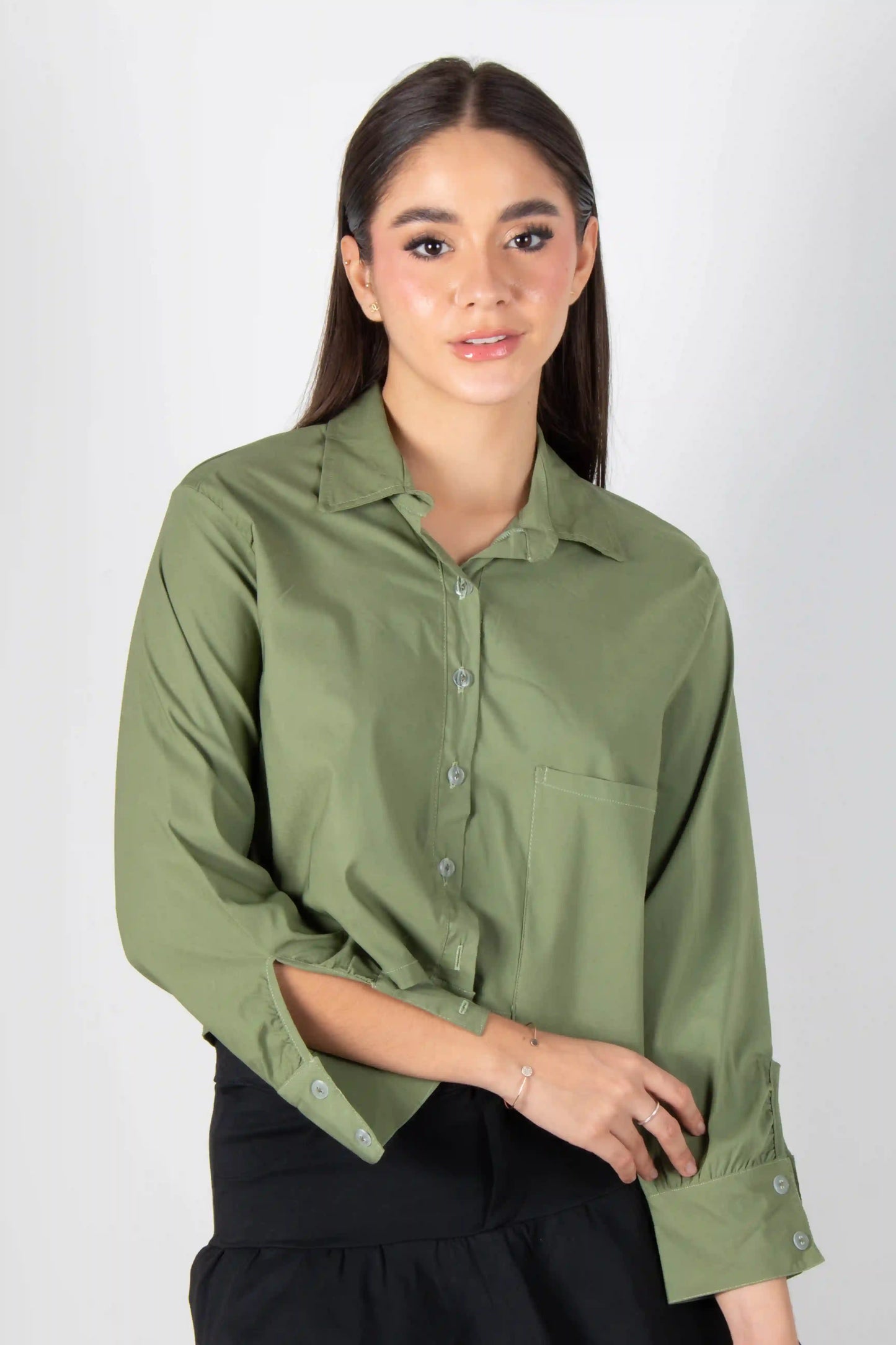 BLUSA TIPO CAMISERA MANGA LARGA CON AJUSTE EN BOTONES