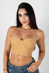 CROP TOP STRAPLESS CON COPAS Y AJUSTE POSTERIOR