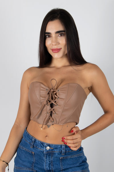 CROP TOP STRAPLES TIPO CORSET EN CUERINA