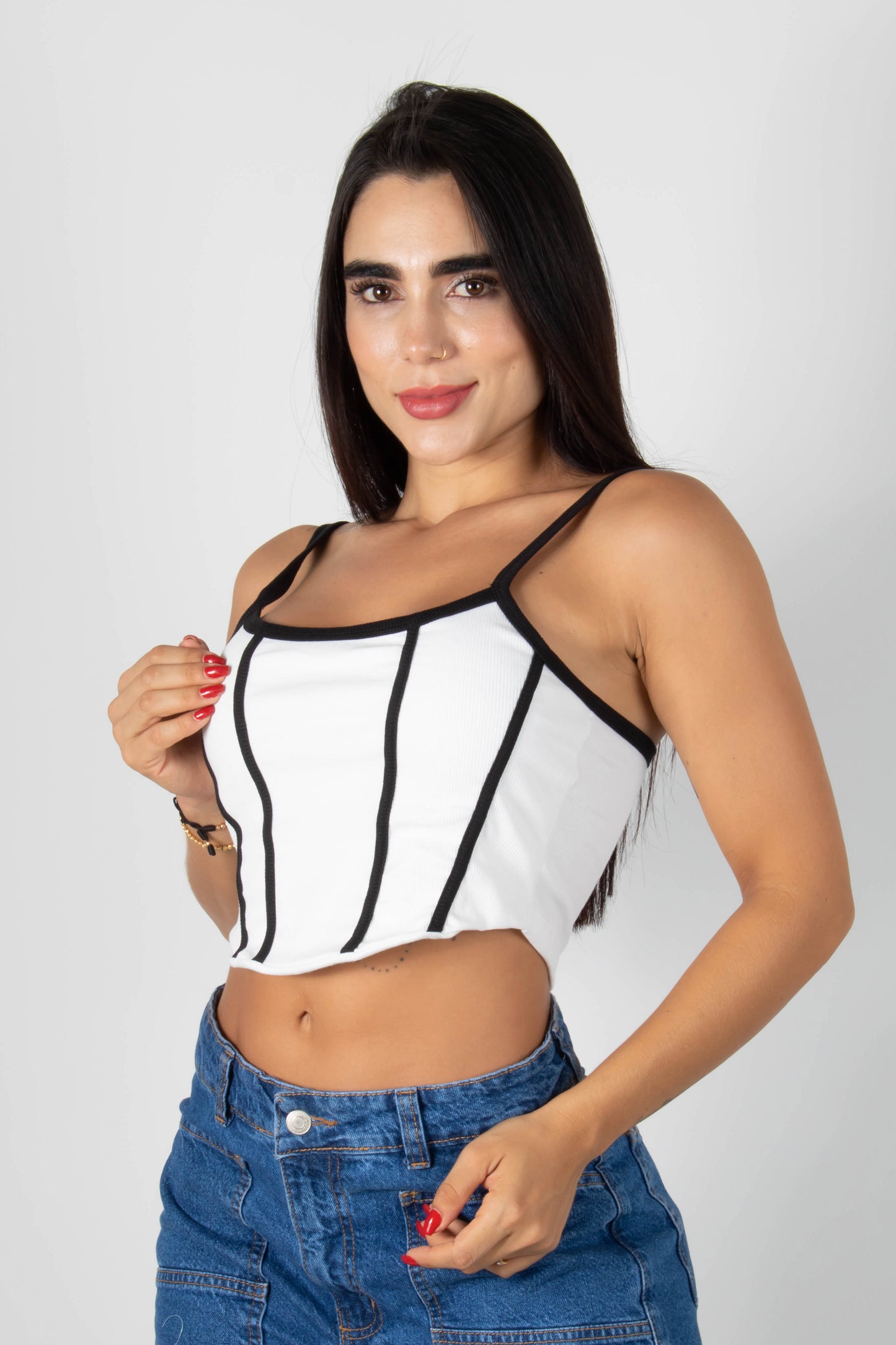 CROP TOP TIPO CORSET CON LINEAS DE DECORACION