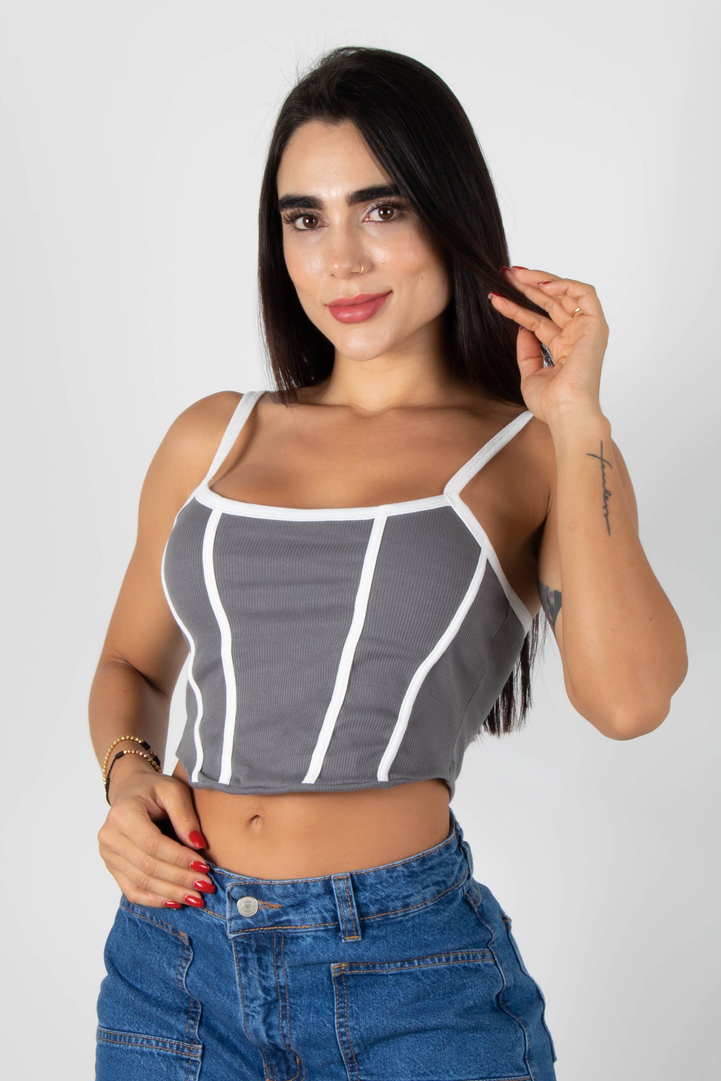 CROP TOP TIPO CORSET CON LINEAS DE DECORACION