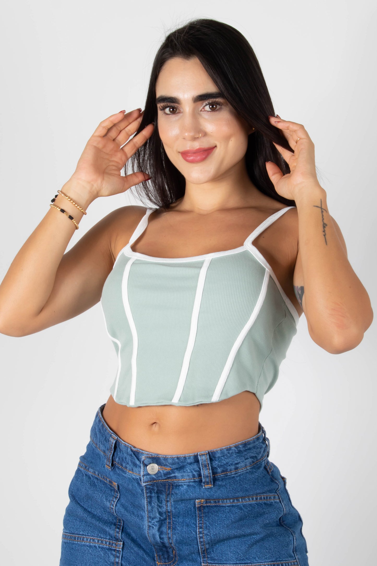 CROP TOP TIPO CORSET CON LINEAS DE DECORACION