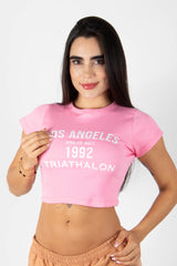 Camiseta tipo crop top con estampado