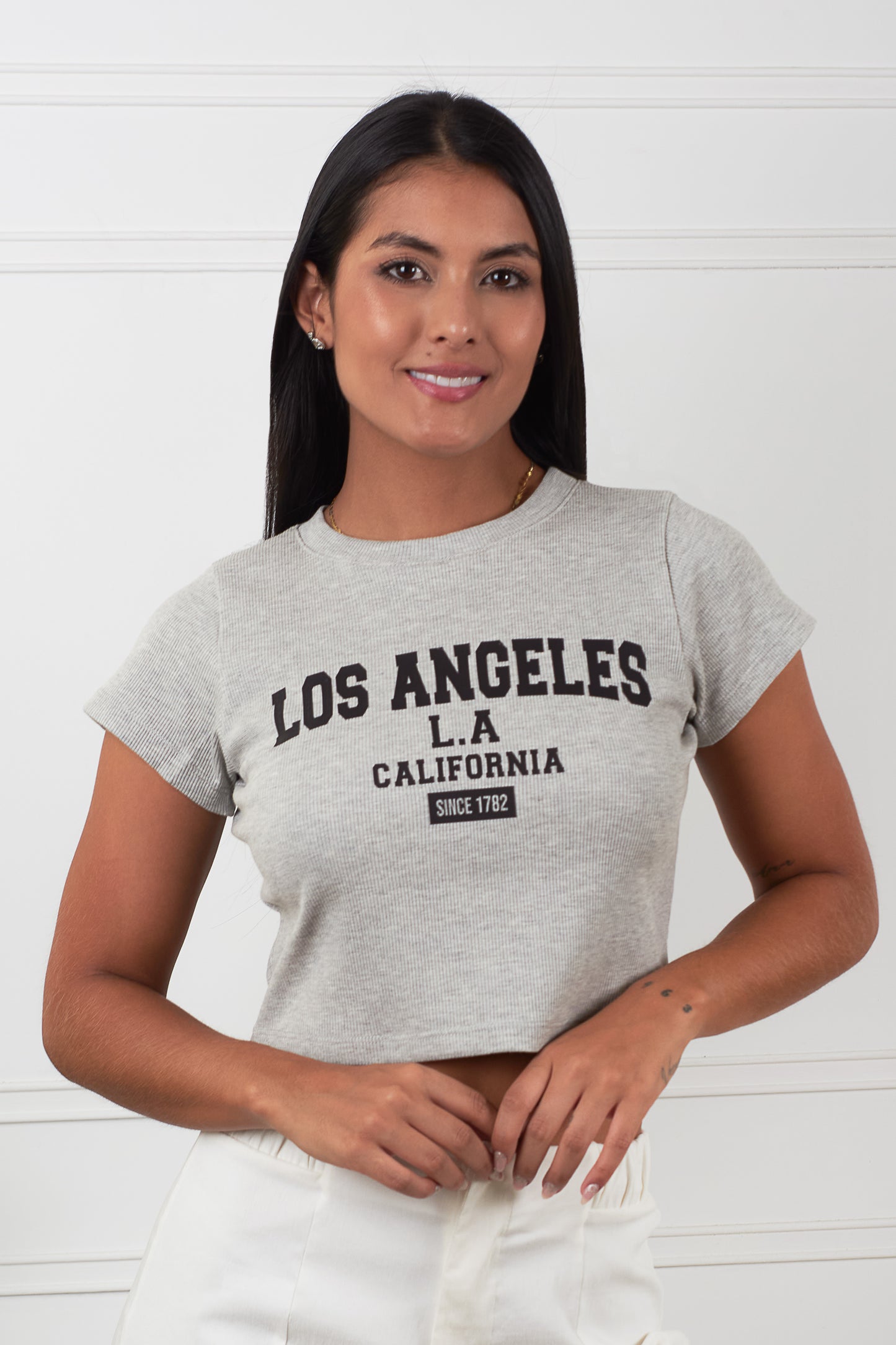Camiseta tipo crop top con estampado