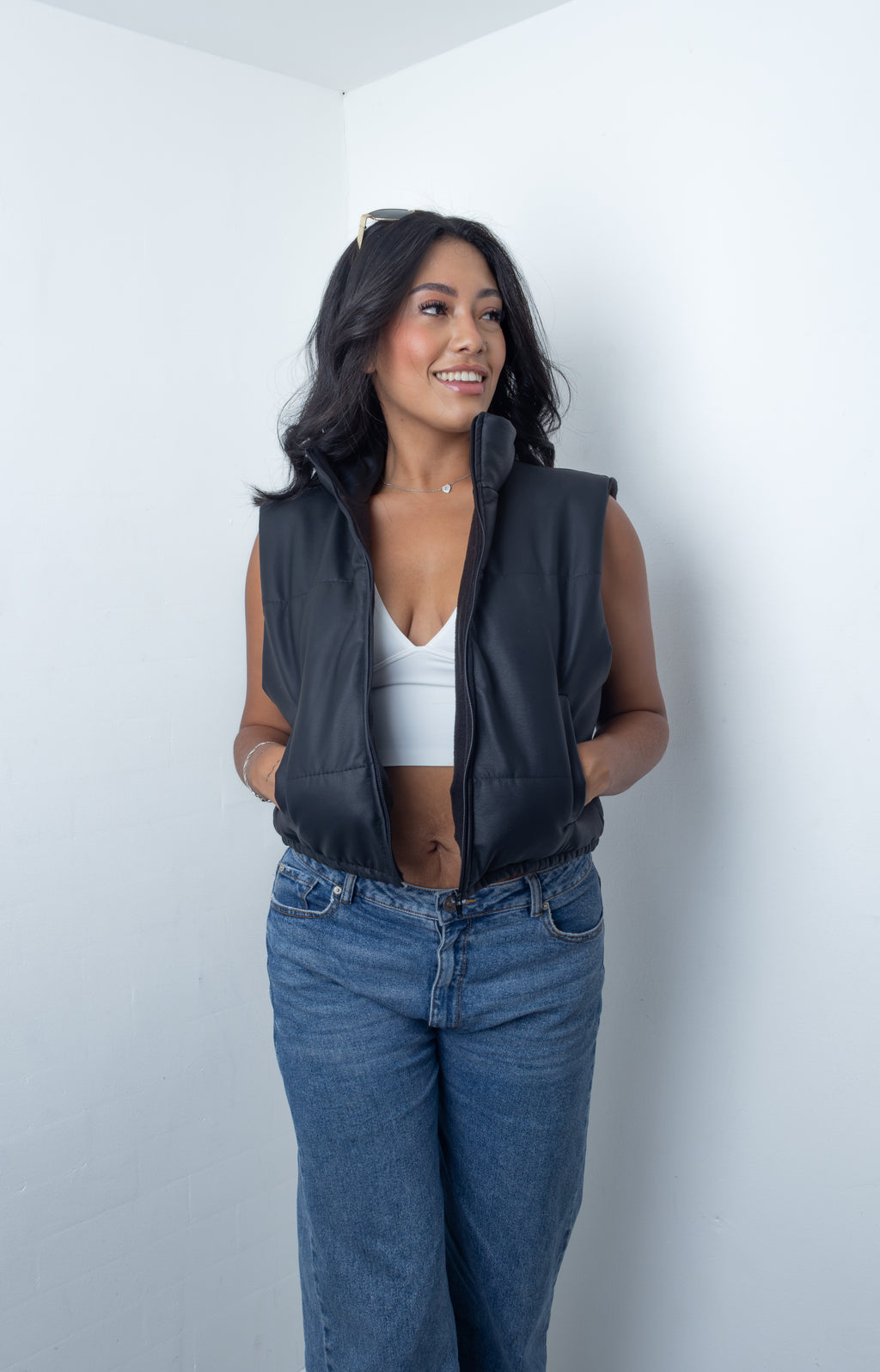 ChalecoCarolina negra acolchada para mujer, sin mangas, con cuello alto, bolsillos y cierre frontal