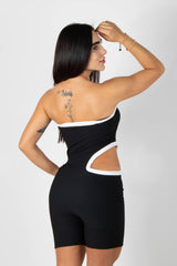 ENTERIZO STRAPLESS CON ESCOTE LATERAL