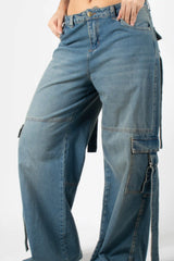 JEAN EN DENIM TIPO CARGO