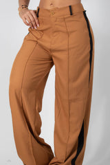 PANTALON BOTA RECTA CON LINEA DECORATIVA