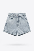 Short Rosa para mujer de tiro alto en denim con lavado acid wash deslavado y dobladillo en la bota.