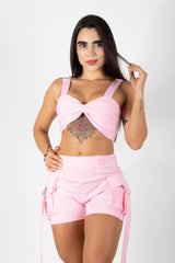 CONJUNTO DE SHORT TIPO CARGO CON CROP TOP