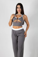 CONJUNTO DE TOP CON ESCOTE Y PANTALÓN