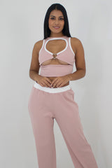 CONJUNTO DE TOP CON ESCOTE Y PANTALÓN