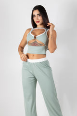 CONJUNTO DE TOP CON ESCOTE Y PANTALÓN