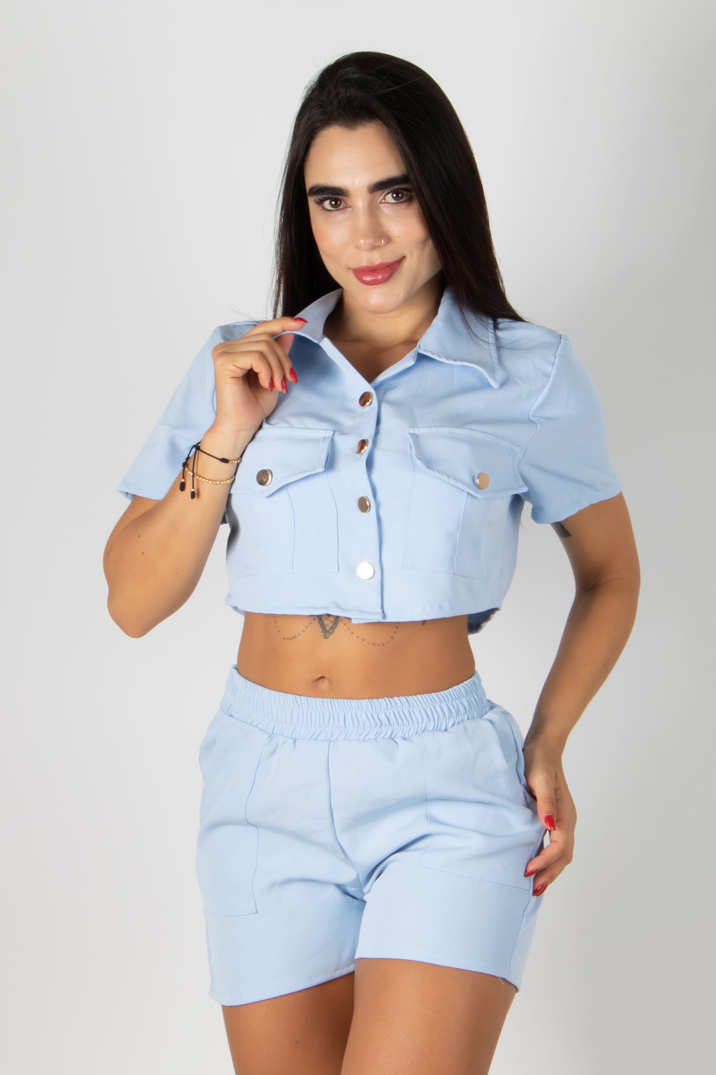 CONJUNTO DE CAMISERA Y SHORT TIPO CARGO