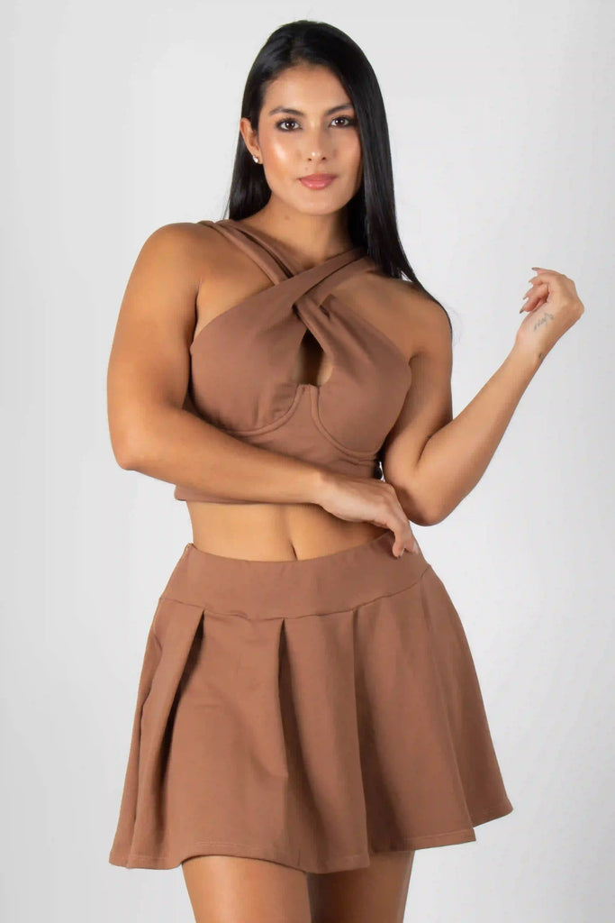 CONJUNTO TIPO CROP TOP CON FALDA PLIZADA