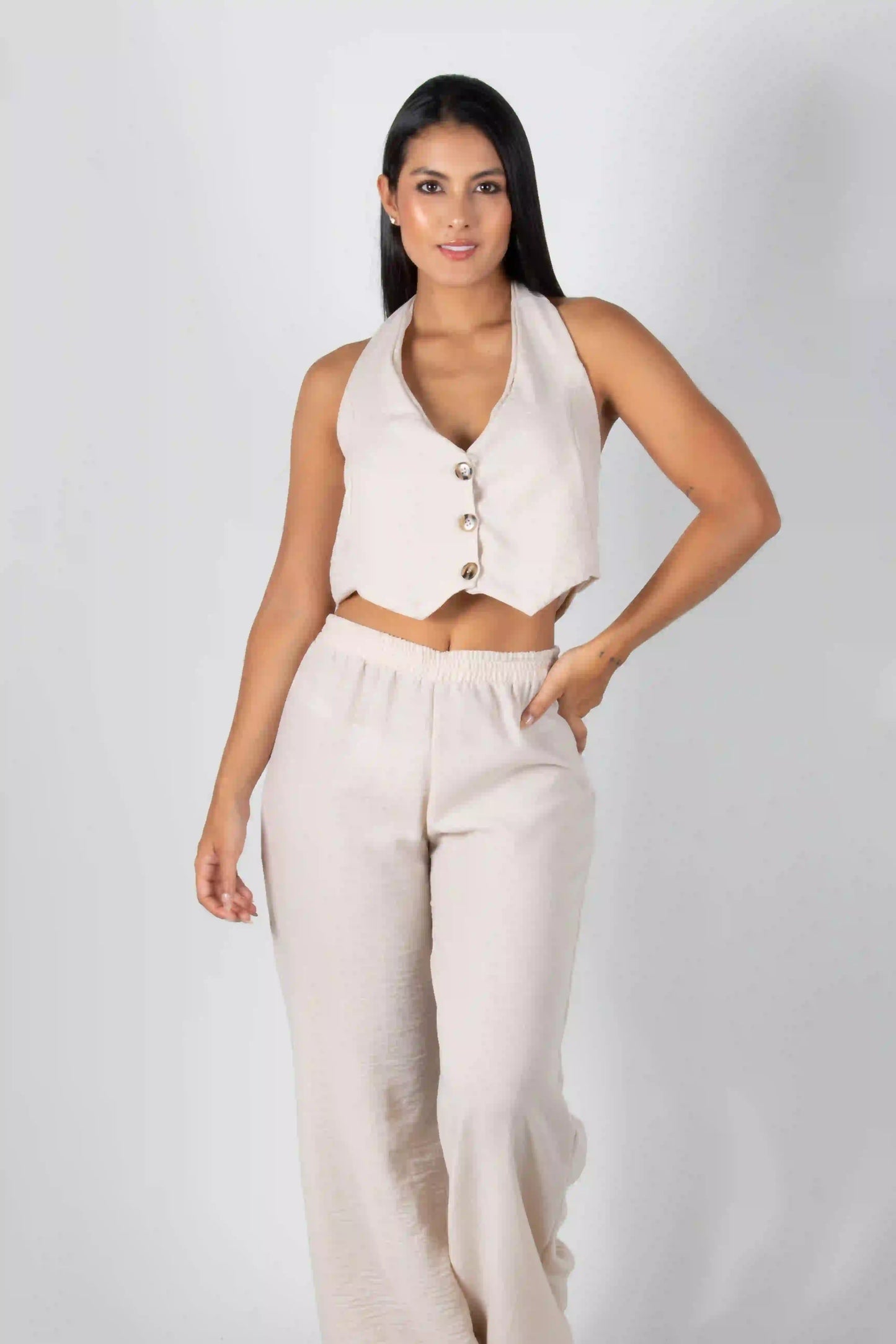 CONJUNTO DE CHALECO TIPO CROPTOP Y PANTALON BOTA RECTA