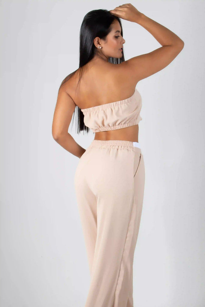 CONJUNTO DE CROPTOP TIPO CORSET Y PANTALON CON ELONGACION