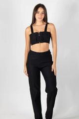 CONJUNTO DE BLUSA TIPO CROP TOP CARGO Y PANTALON CON ELONGACION EN CINTURA