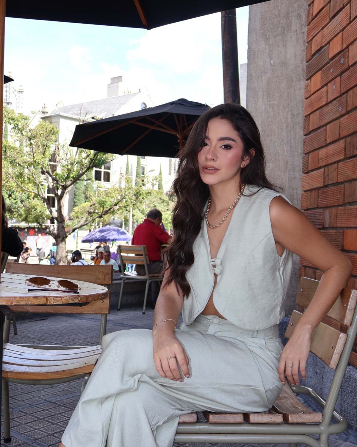 Set Liora